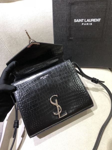 Handbags  SAINT LAURENT 602716 size 20x16x7.5 cm