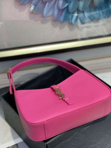 Handbags  SAINT LAURENT 657228 size 24.5x16x6 cm