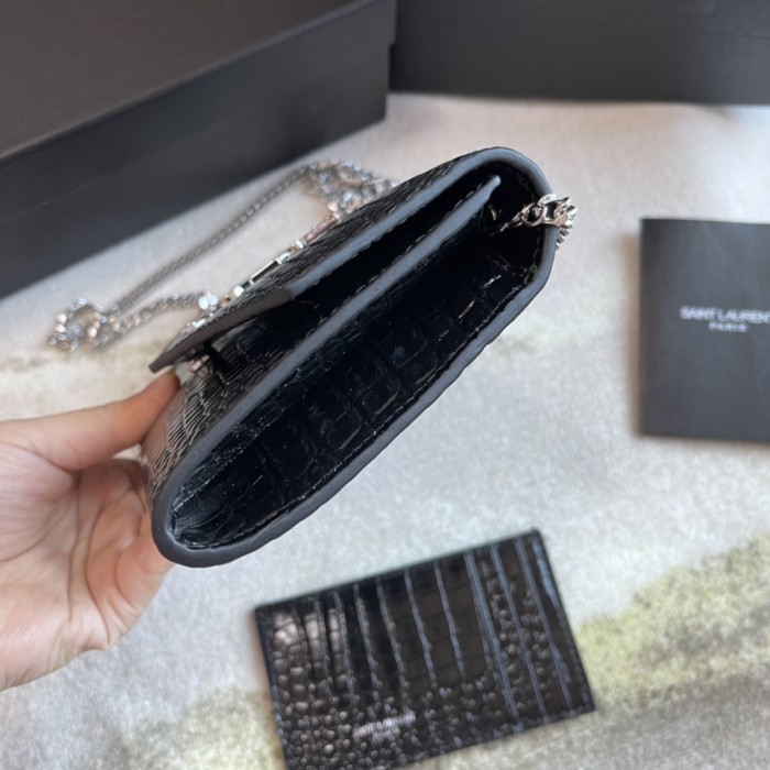 Handbags SAINT LAURENT 607788 size 19x12x4 cm