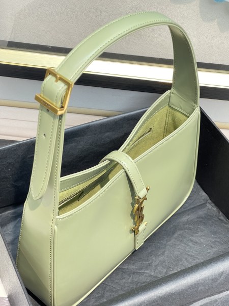 Handbags  SAINT LAURENT 657228 size 24.5x16x6 cm