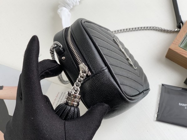 SAINT LAURENT LOU Cow Leather Camera Bag, Crossbody Bag, Shoulder Bag Women's Black 748849-DV702-1000 size 19*5*10.5 cm