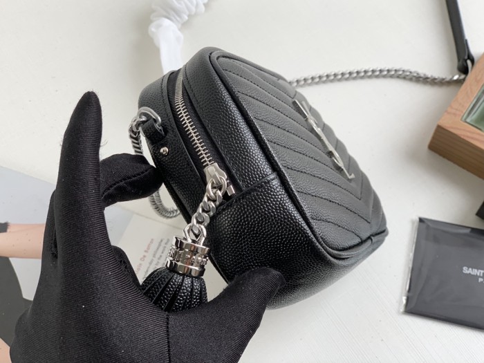 SAINT LAURENT LOU Cow Leather Camera Bag, Crossbody Bag, Shoulder Bag Women's Black 748849-DV702-1000 size 19*5*10.5 cm