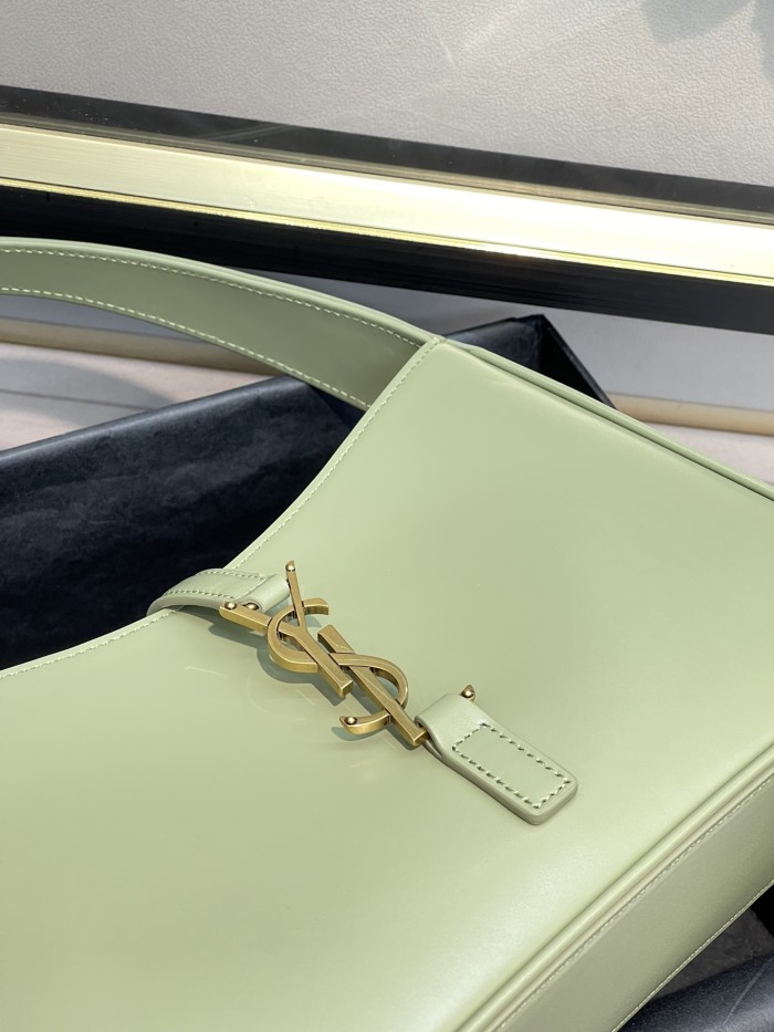 Handbags  SAINT LAURENT 657228 size 24.5x16x6 cm