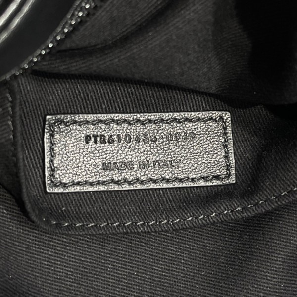 Handbags SAINT LAURENT 610436 size 17x17x5.5 cm