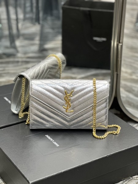 Handbags SAINT LAURENT 377828 size 22.5x14x4 cm
