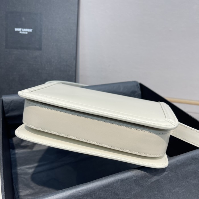 Handbags  SAINT LAURENT 634306 size 19x13x5 cm