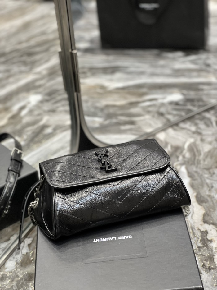 Handbags SAINT LAURENT 577124 size 28x16x9 cm
