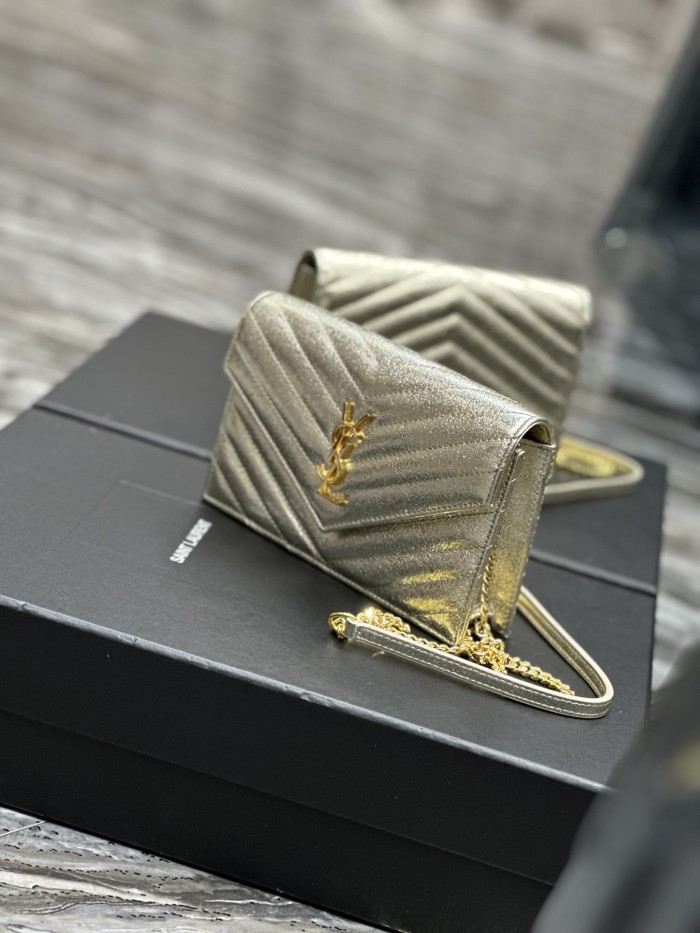 Handbags SAINT LAURENT 393953 size 19x11.5x4 cm