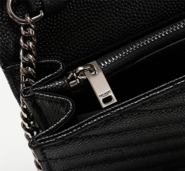 Handbags SAINT LAURENT 26801 size 22.5x14x4 cm