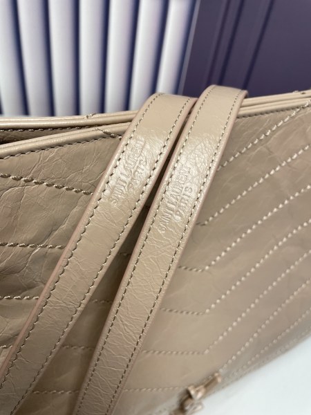 Handbags SAINT LAURENT 577999 size 33x27x11.5 cm