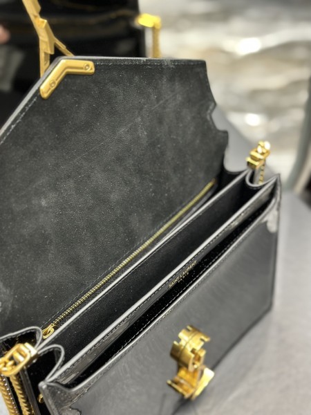 Handbags SAINT LAURENT 532750 size 22x16.5x5.5 cm