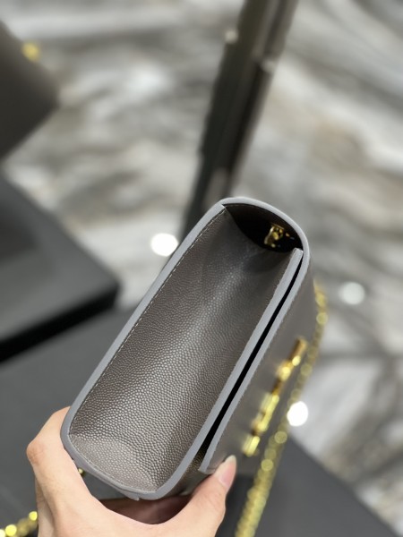 Handbags SAINT LAURENT 364021 size 24x14.5x5 cm