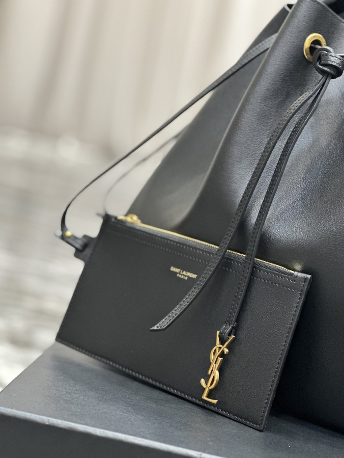 Handbags SAINT LAURENT 697941 size 44×33×2.5 cm