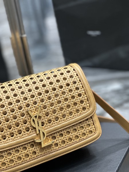 Handbags SAINT LAURENT 634305 size 23x16x6 cm