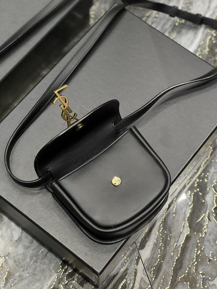 Handbags SAINT LAURENT 698567 size 15x14x4.5 cm