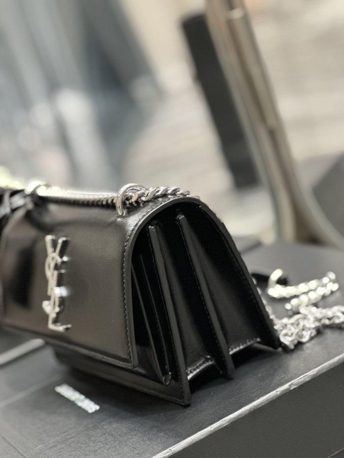 Handbags SAINT LAURENT 441972 size 19×13×8 cm 