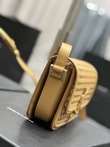 Handbags SAINT LAURENT 634306 size 19×13×5 cm