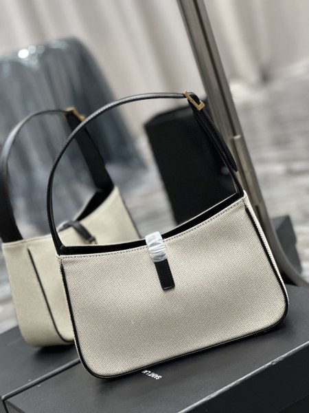 Handbags SAINT LAURENT 657228 size 25X14X6 cm