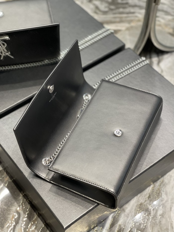 Handbags SAINT LAURENT 364021 size 24x14.5x5 cm