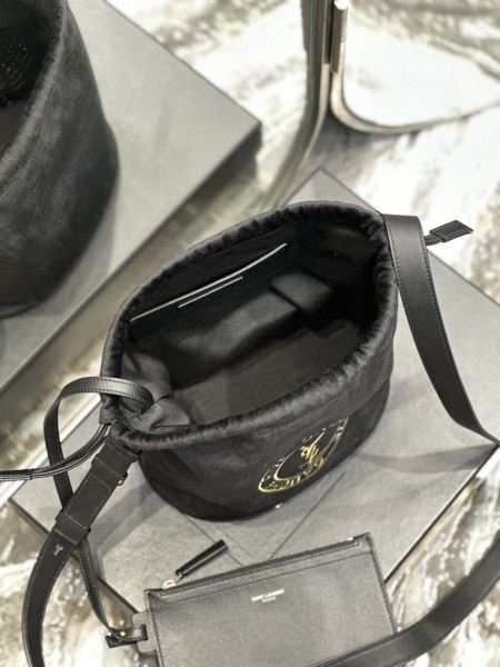 Handbags SAINT LAURENT 710261 size 21×23×14 cm