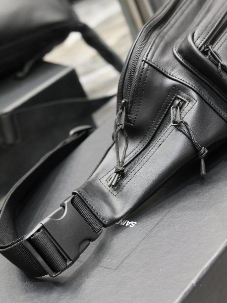 Handbags SAINT LAURENT 581375 size 24×16 cm