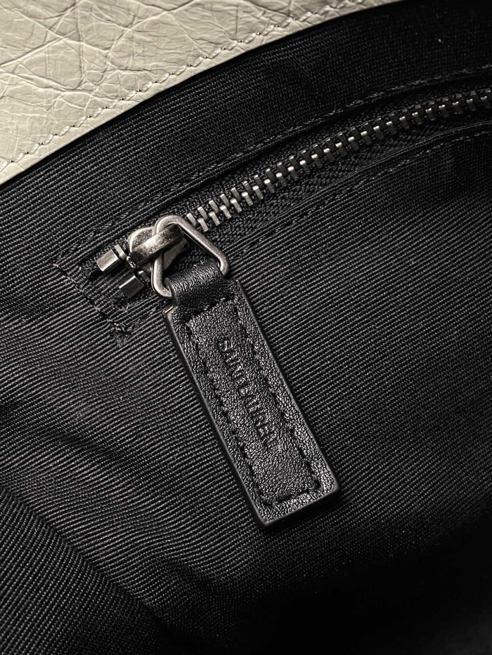 Handbags SAINT LAURENT 577999 size 33x27x11.5 cm