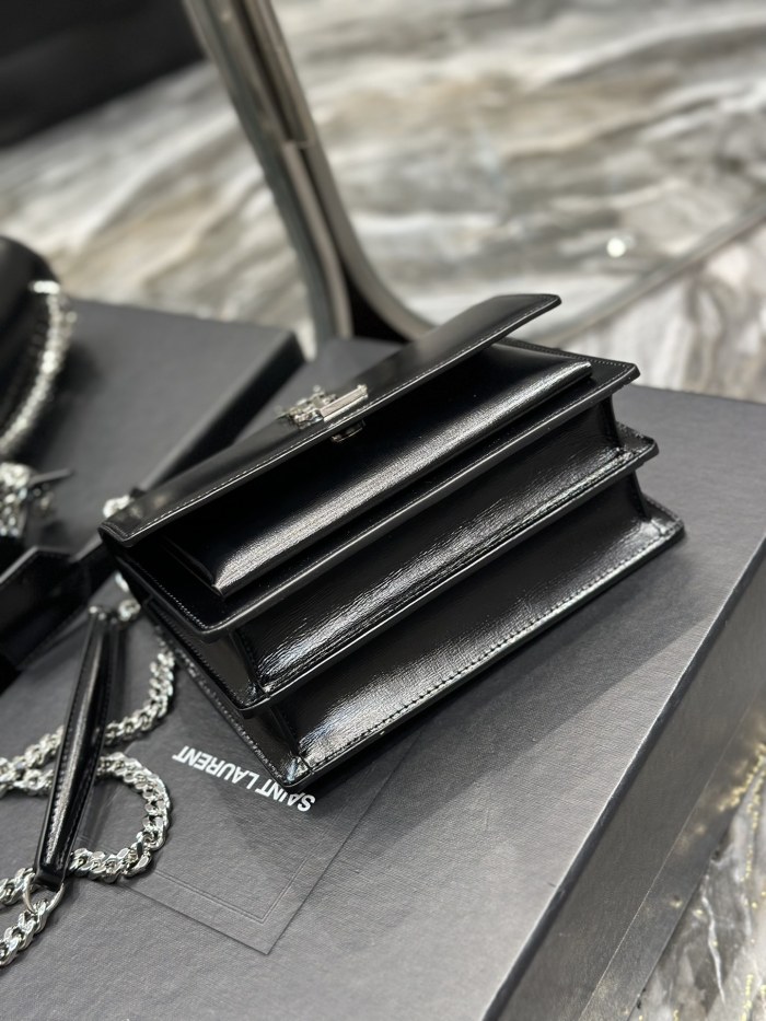 Handbags SAINT LAURENT 441972 size 19×13×8 cm 