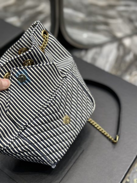 Handbags SAINT LAURENT 631052 size 19x13x13 cm