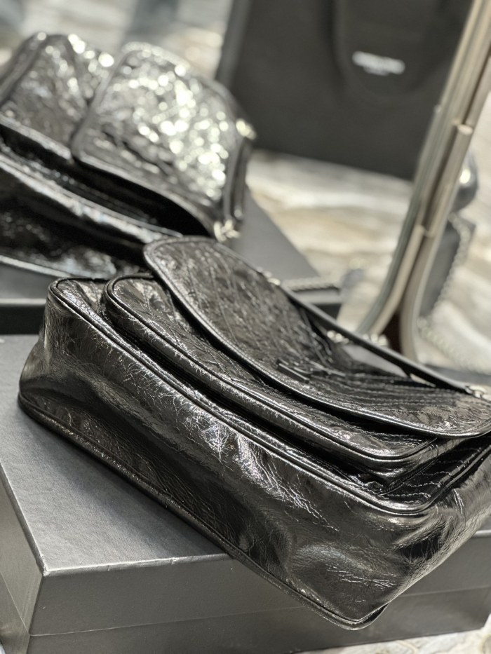 Handbags SAINT LAURENT 498830 size 32x23x9 CM 