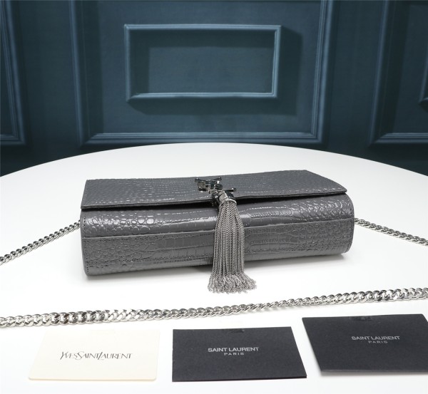 Handbags SAINT LAURENT 26700 size 24*5.5*14.5 cm