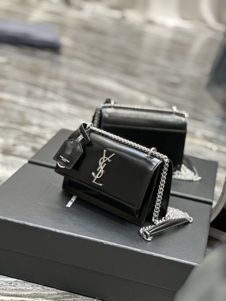 Handbags SAINT LAURENT 441972 size 19×13×8 cm 