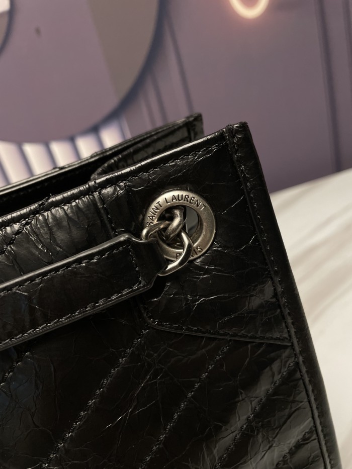 Handbags SAINT LAURENT 577999 size 33x27x11.5 cm