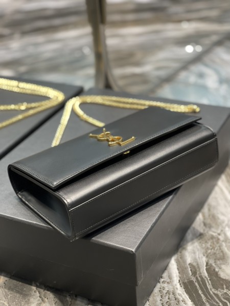 Handbags SAINT LAURENT 364021 size 24x14.5x5 cm