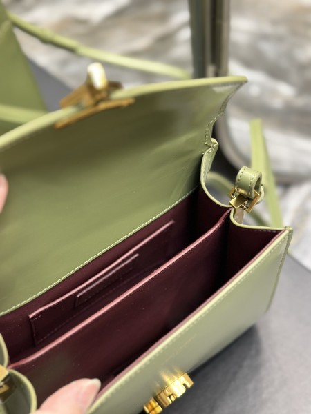 Handbags SAINT LAURENT 602716 size 20×16×7.5 cm