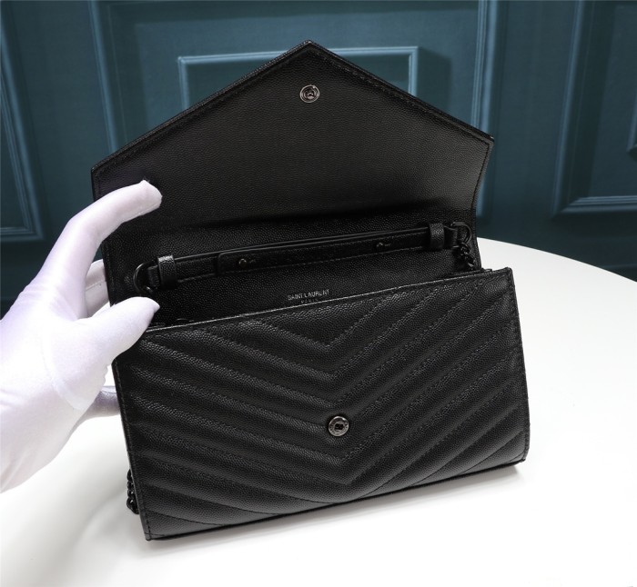 Handbags SAINT LAURENT 26801 size 22.5x14x4 cm