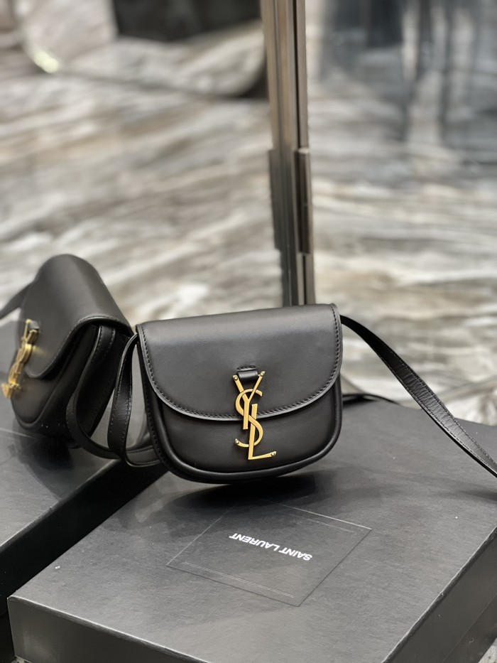 Handbags SAINT LAURENT 698567 size 15x14x4.5 cm