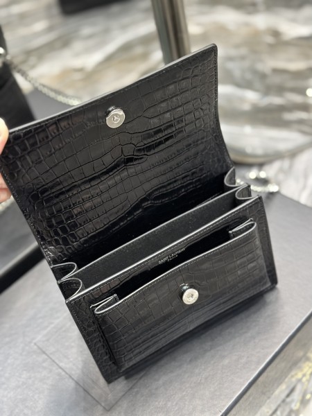 Handbags SAINT LAURENT 441972 size 19×13×8 cm 