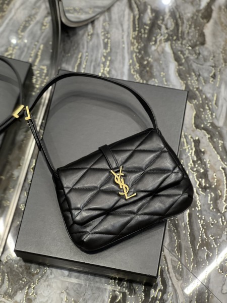 Handbags SAINT LAURENT 698567 size 24×18×5.5 cm