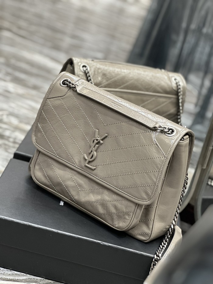 Handbags SAINT LAURENT 498830 size 32x23x9 CM 