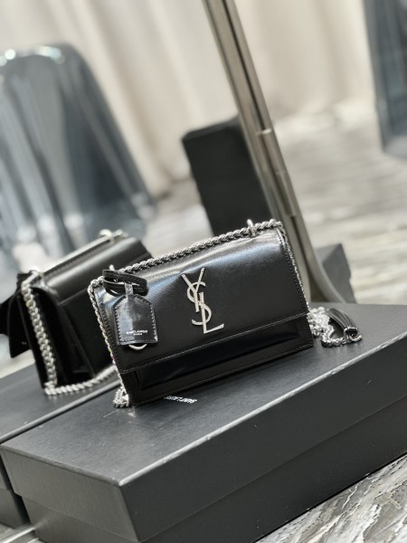 Handbags SAINT LAURENT 441972 size 19×13×8 cm 