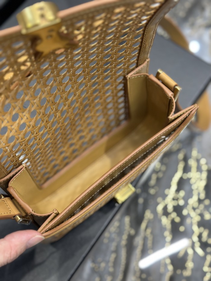 Handbags SAINT LAURENT 634306 size 19×13×5 cm