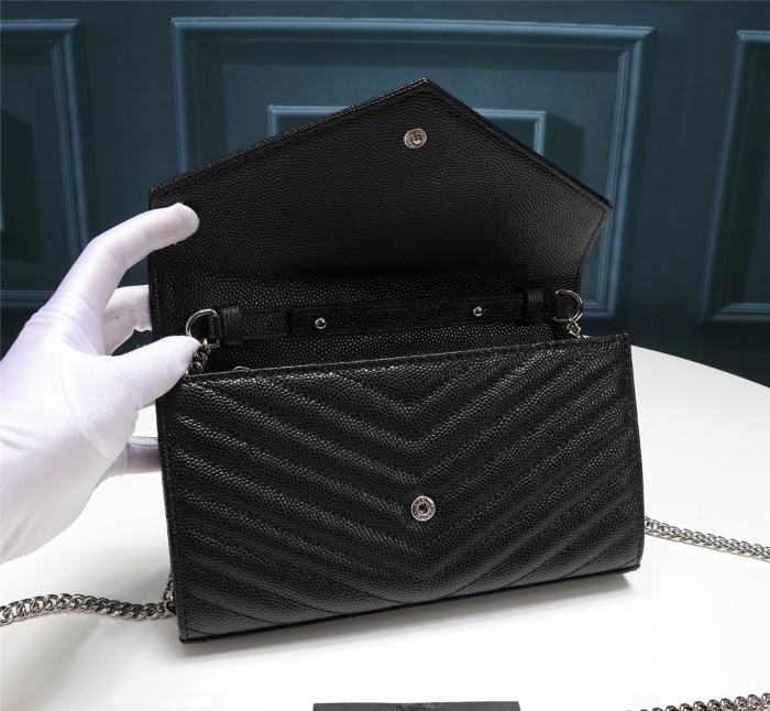 Handbags SAINT LAURENT 26801 size 22.5x14x4 cm