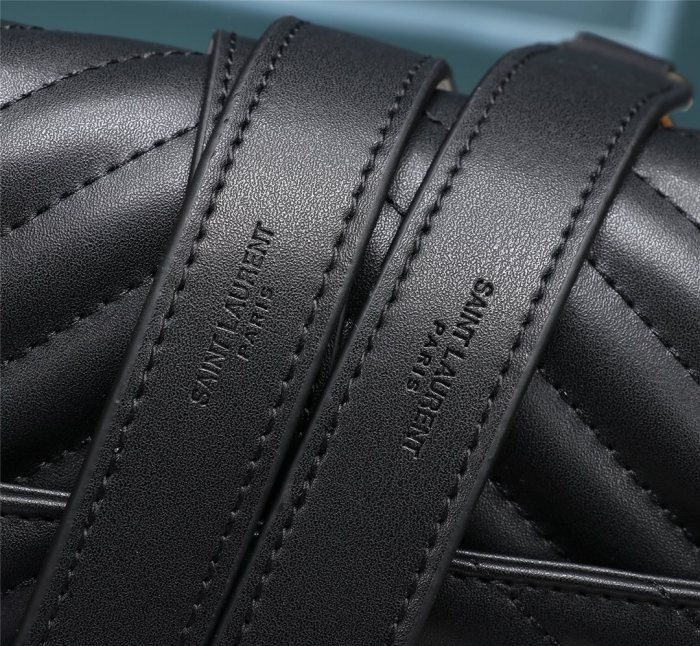 Handbags SAINT LAURENT 26588 size 30x20X6 cm