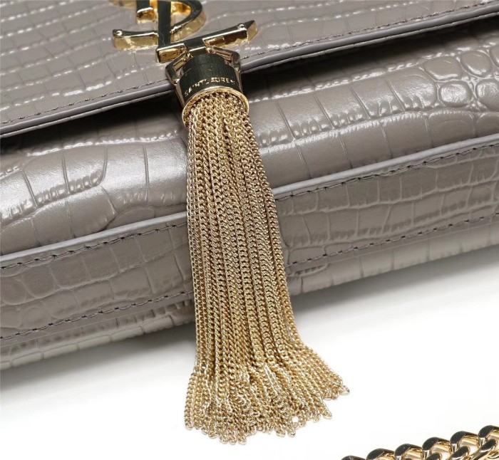 Handbags SAINT LAURENT 26700 size 24*5.5*14.5 cm