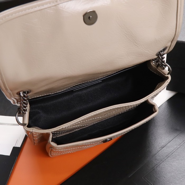 Handbags SAINT LAURENT 533037 size 22x16.5x12 cm