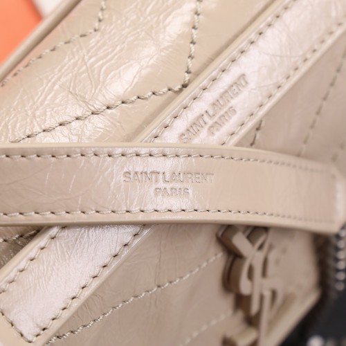 Handbags SAINT LAURENT 533037 size 22x16.5x12 cm