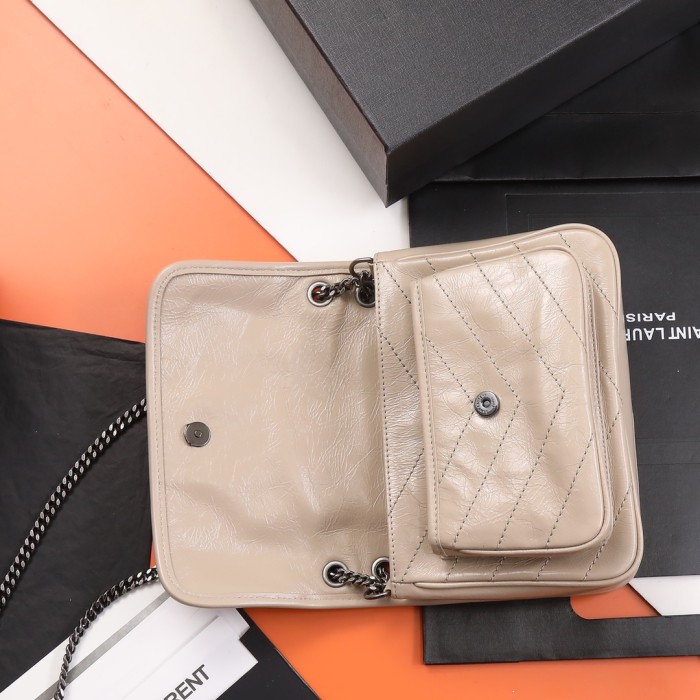 Handbags SAINT LAURENT 533037 size 22x16.5x12 cm