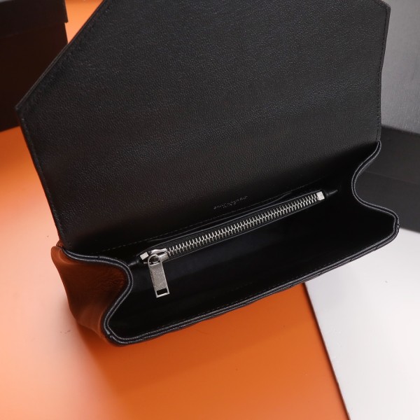 Handbags SAINT LAURENT 392737 size 24x17x6 cm