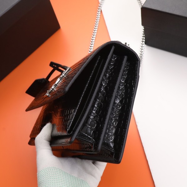 Handbags SAINT LAURENT 422906 size 22x8x16 CM