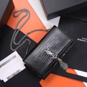 Handbags SAINT LAURENT 354119 size 24x14.5x5 cm